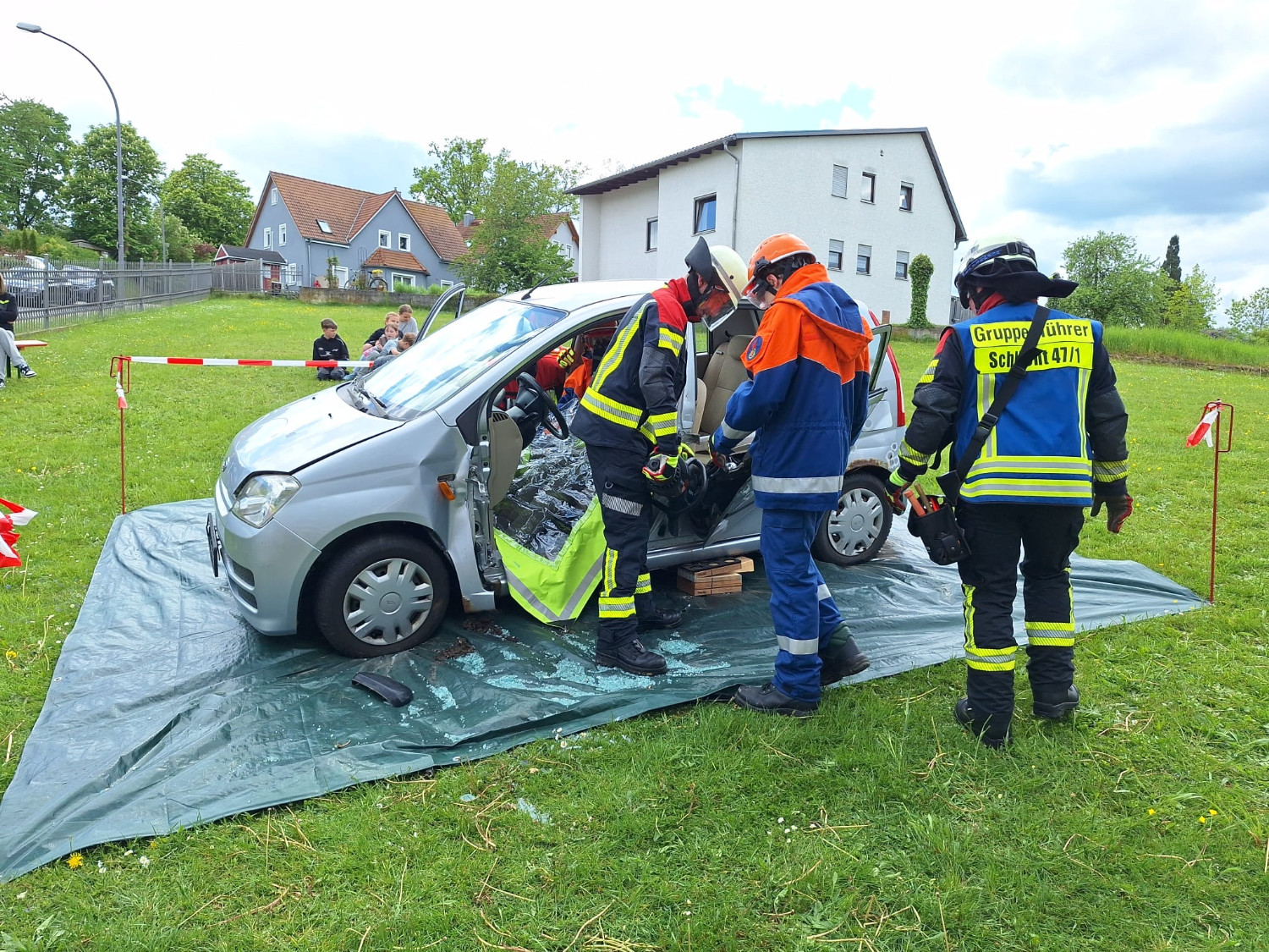 Beitragsbild Eindrucksvolle Schauübung der GJF beim Garagenfest in Schlicht